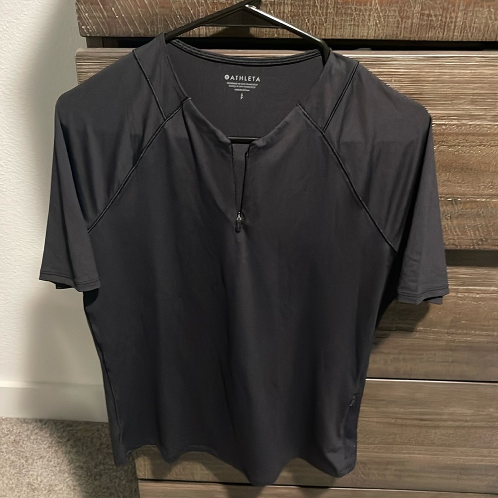 Athleta tshirt